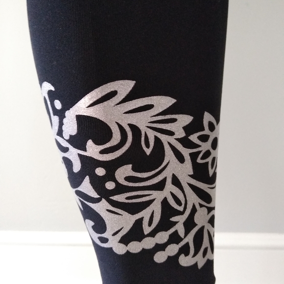 90 Degree by Reflex color contrast Design Leggings - Picture 2 of 14